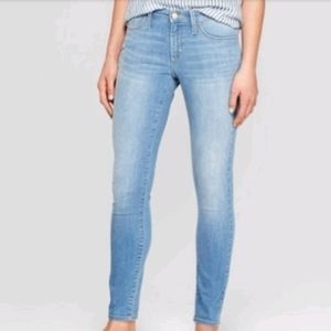 Light Wash Mid-Rise Skinny Jeans